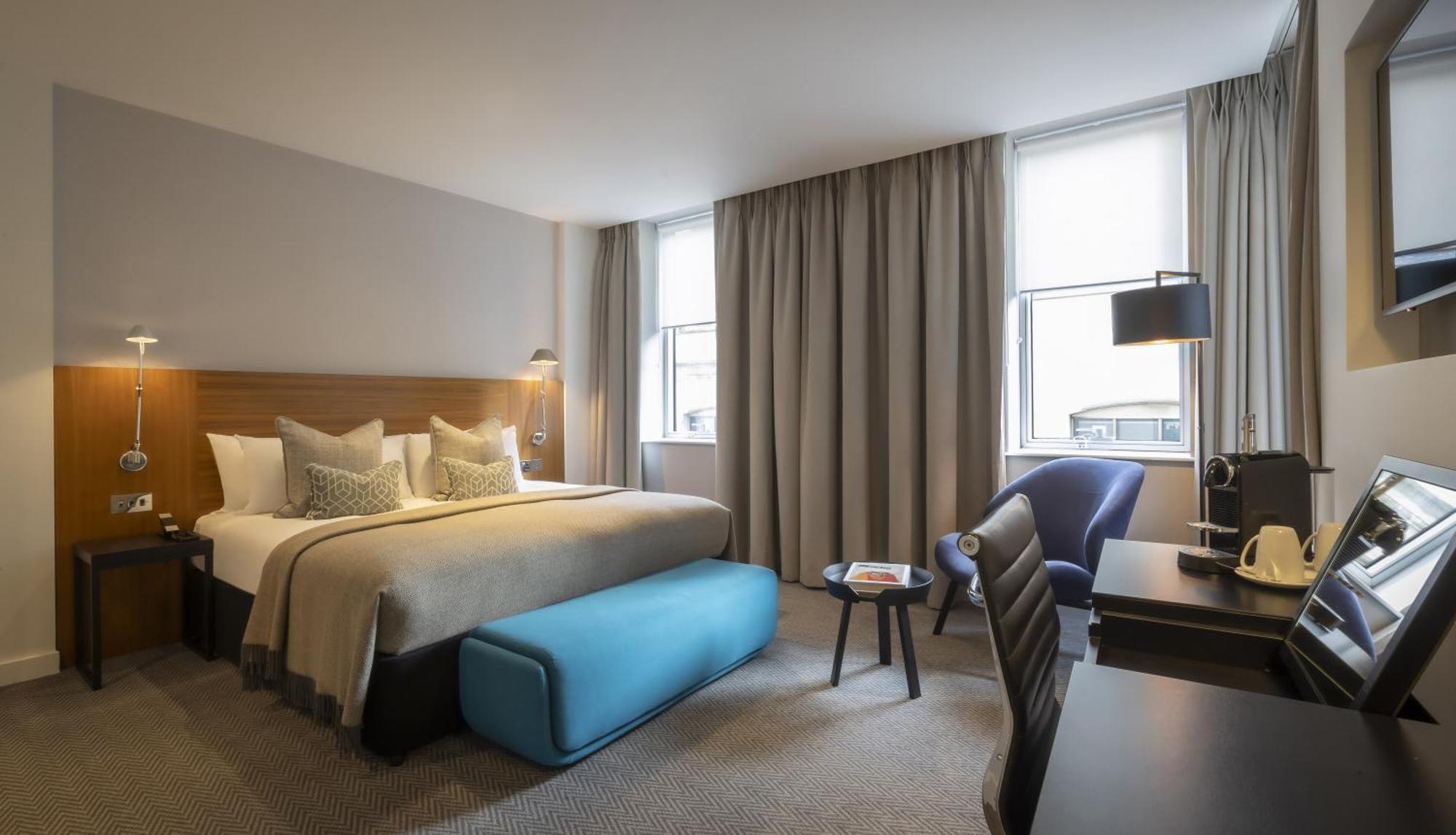 Clayton Hotel London Wall Exterior photo